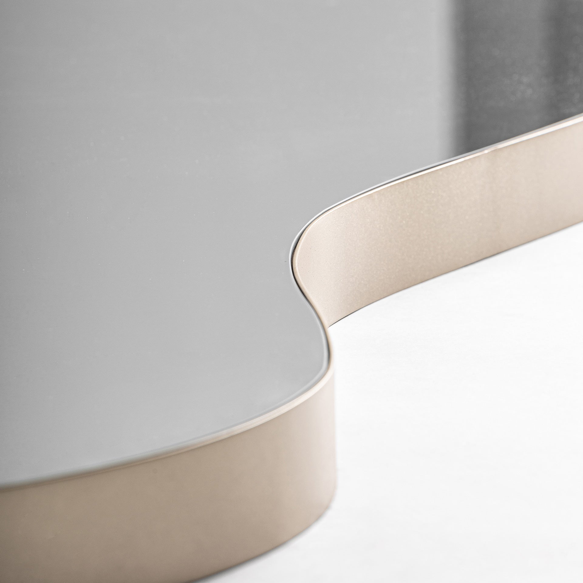 Villajo Golden Iron Mirror - Modern Wall Decor