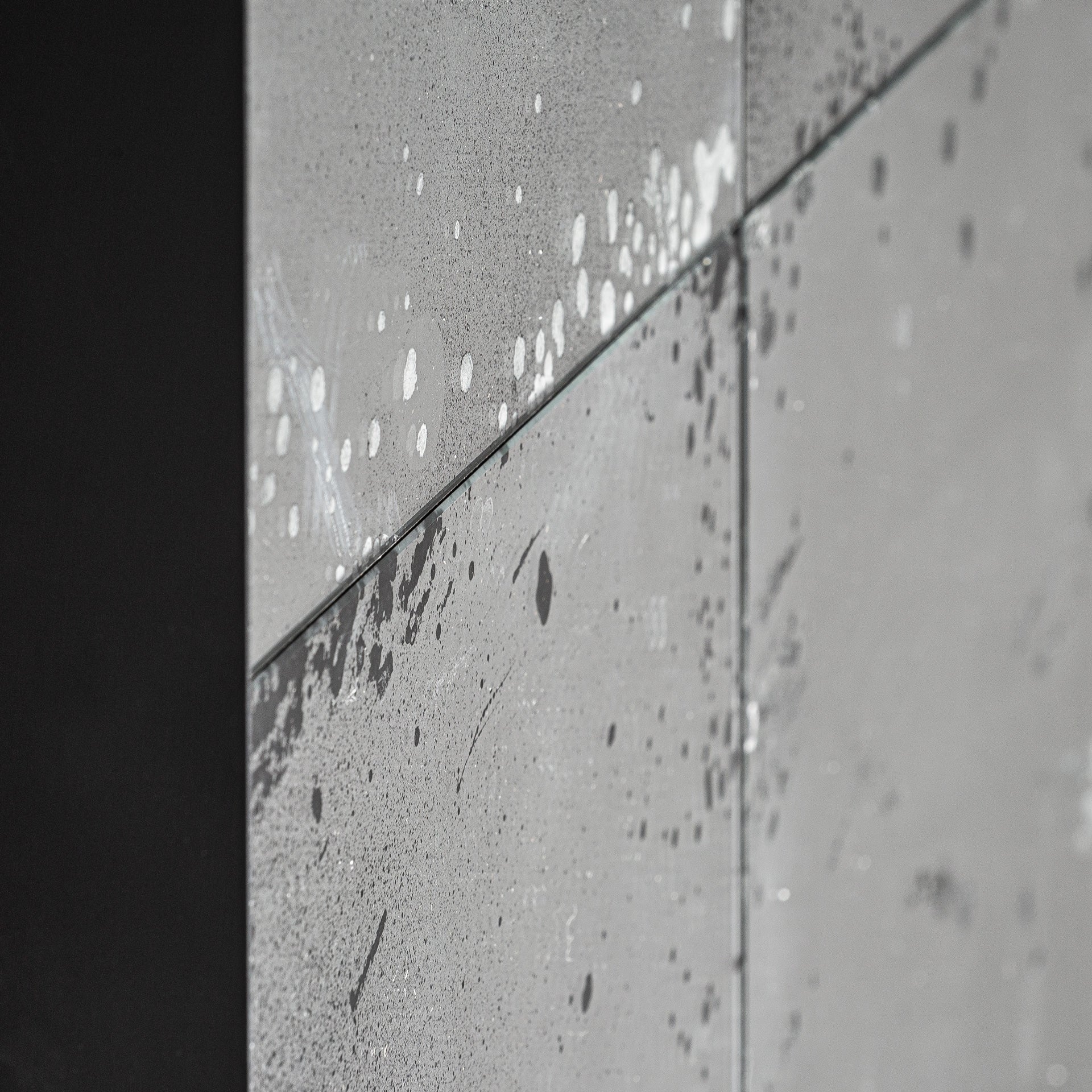 Noir Reflection - Modern Black Iron Mirror