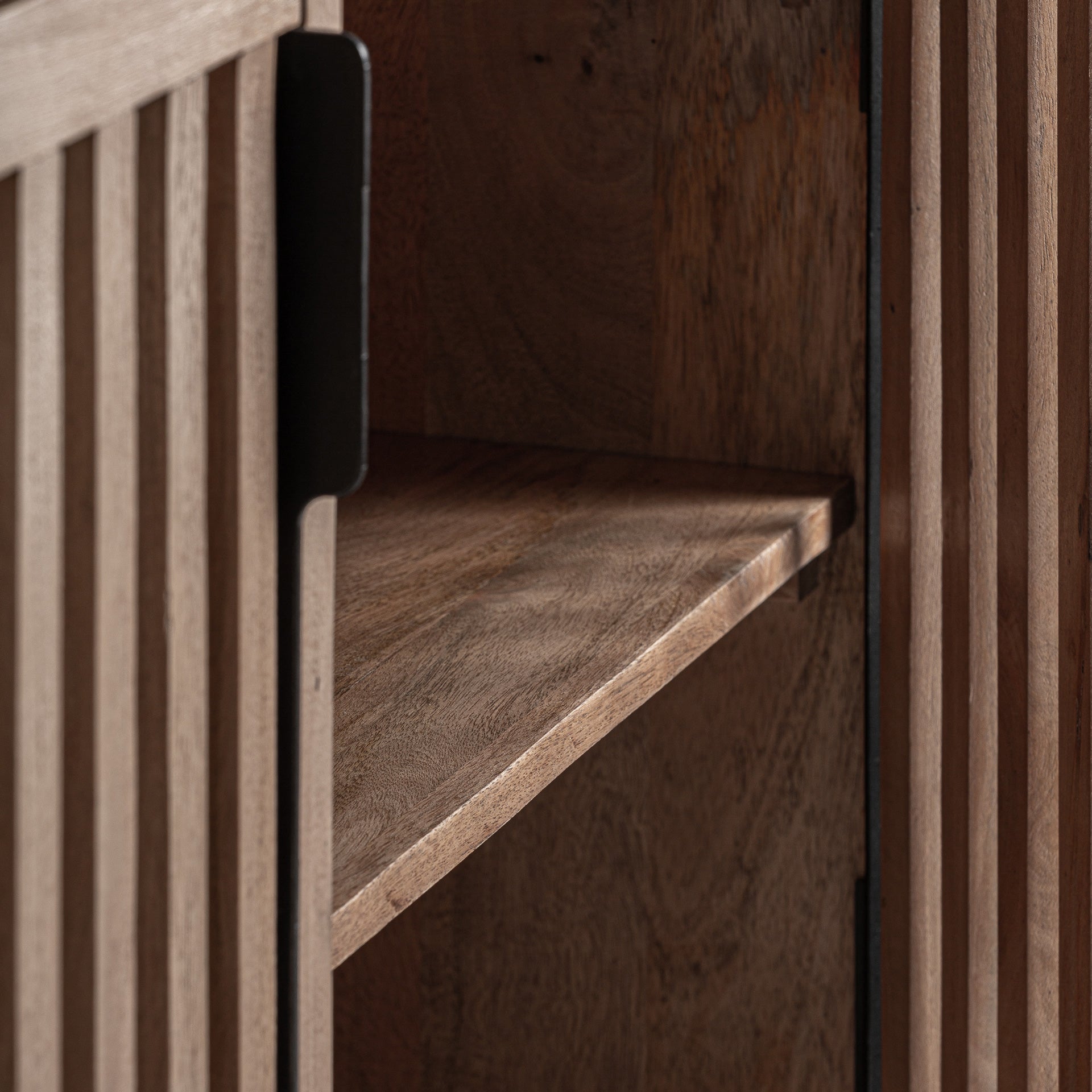 GABIA SIDEBOARD