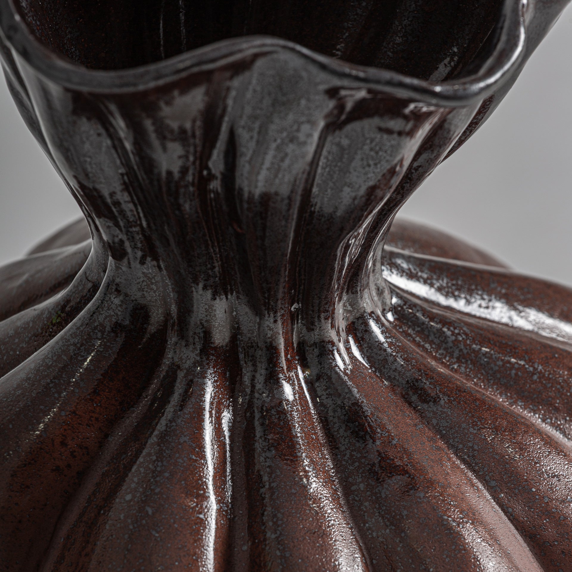 CAREY CERAMIC VASE – CONTEMPORARY TERRACOTTA