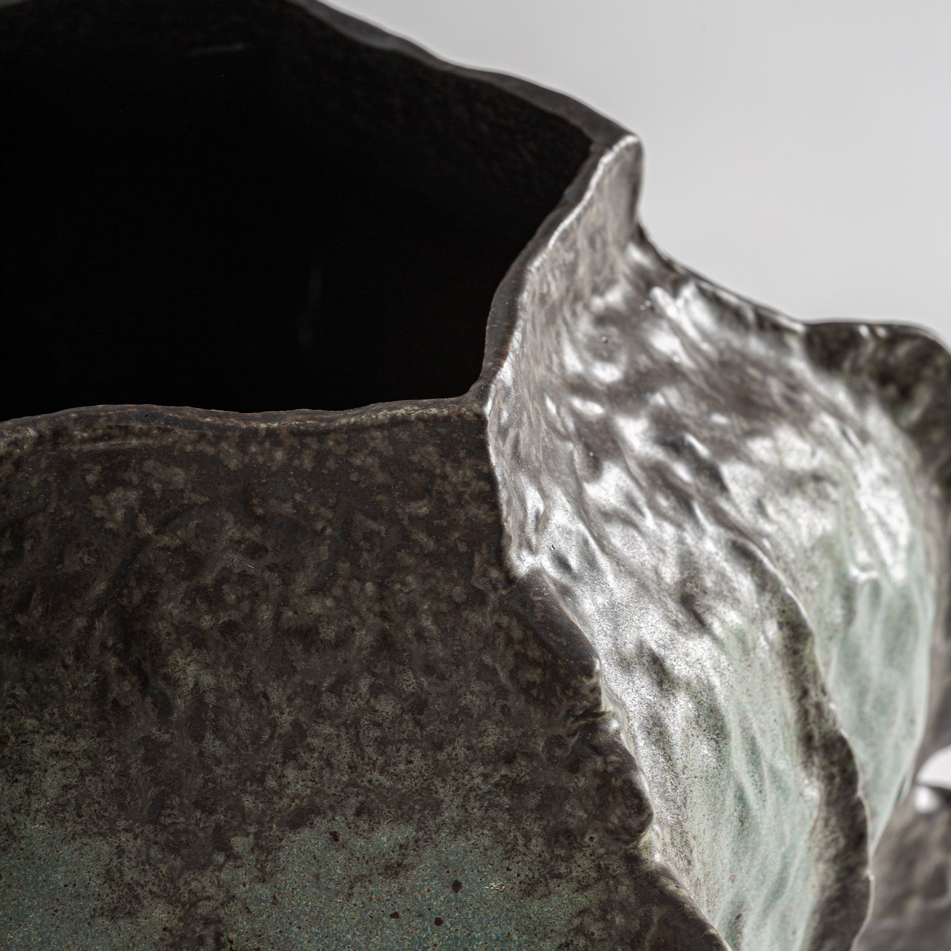 MIKOTA CERAMIC VASE – CONTEMPORARY GREEN