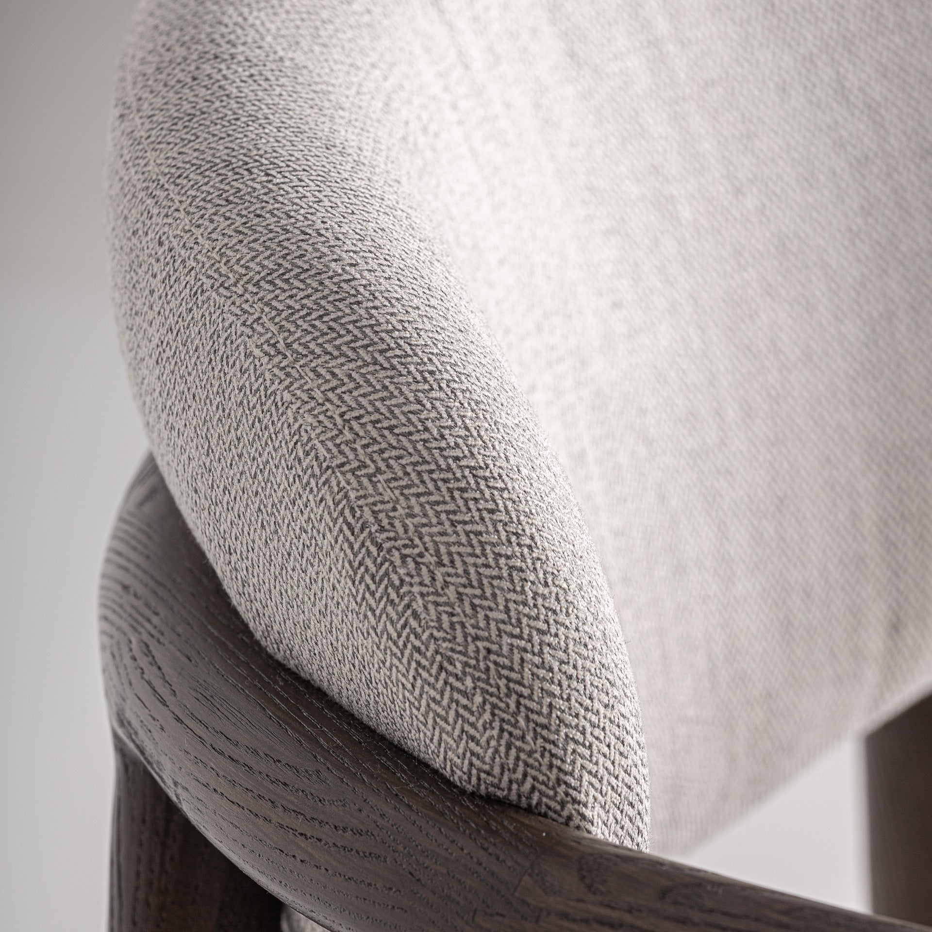HARI CHAIR
