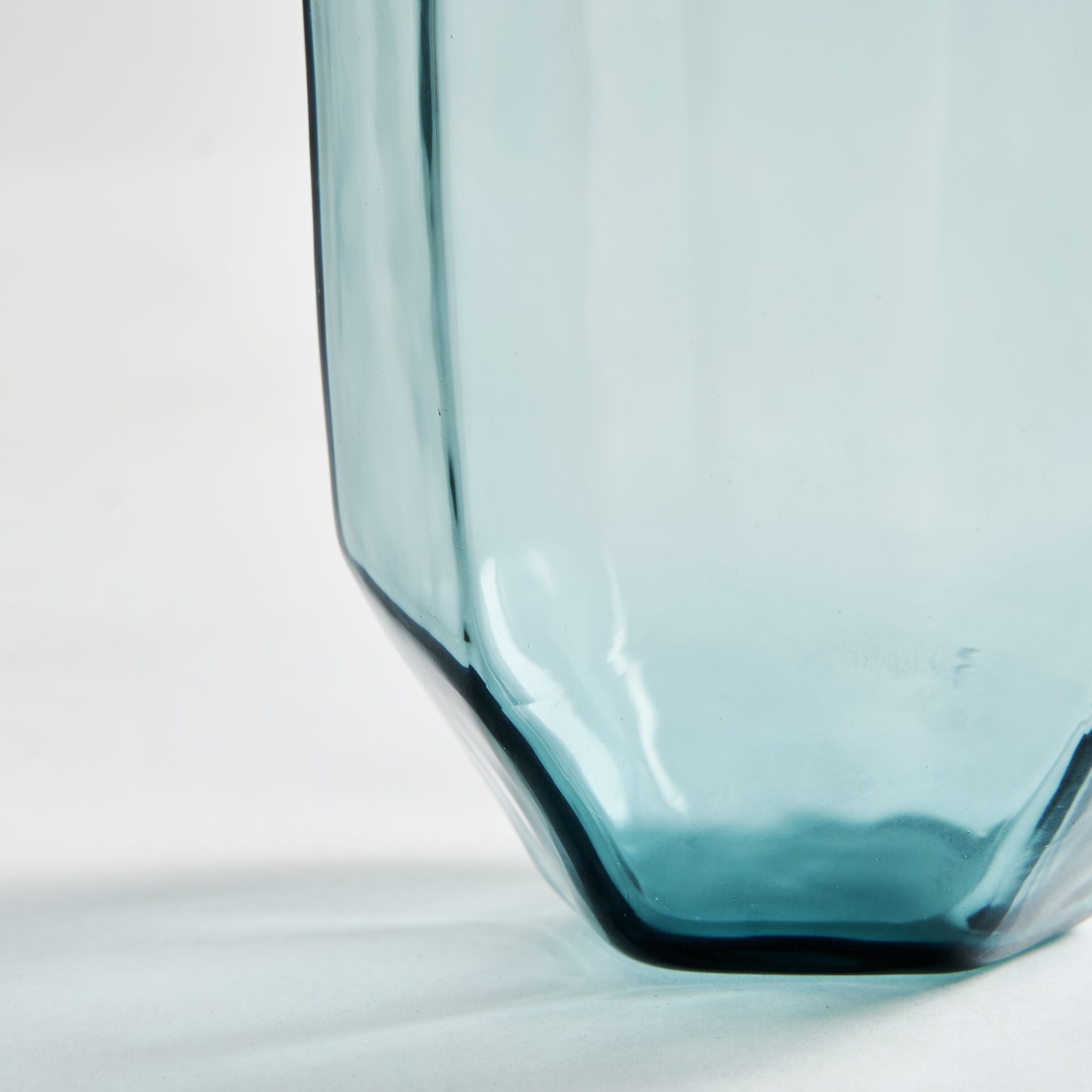 IZSAK VASE
