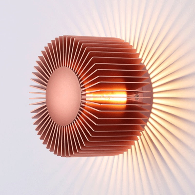 SkandiShop Modern Aluminum Wall Sconce
